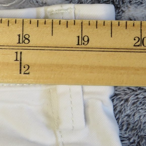 GAP*Men's 1.5" Belt Loop Small Teal Anchor Print White Flat Front Shorts~Size 38 - Picture 7 of 13